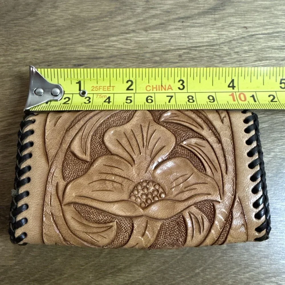 Vintage Tri-Fold Western Floral Hand Tooled Leather 6 Key Holder Snap Closure